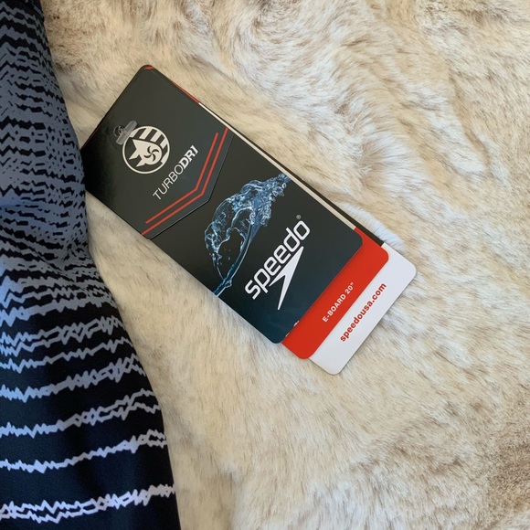 Speedo Mens Volt Wire Boardshorts Size XXL - Picture 2 of 4